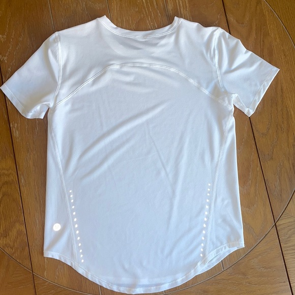 Lululemon High-Neck Running and Training T-Shirt - Picture 2 of 5